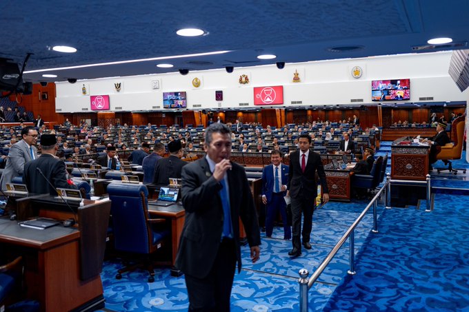 Pn Mp Mulls Legal Action Against Pms Official Photographer Over Vaping