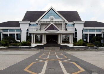 The Perak State Secretariate building where the Perak State Assembly meeting is held.