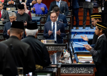YAB Perdana Menteri, Dato’ Seri Anwar Ibrahim hadir pada sesi khas persidangan Dewan Rakyat di Parlimen Malaysia, Kuala Lumpur, 19 Disember 2022. - SADIQ ASYRAF/Pejabat Perdana Menteri

NO SALES; NO ARCHIVE; RESTRICTED TO EDITORIAL USE ONLY. NOTE TO EDITORS: This photos may only be used for editorial reporting purposes for the contemporaneous illustration of events, things or the people in the image or facts mentioned in the caption. Reuse of the pictures may require further permission. MANDATORY CREDIT - SADIQ ASYRAF/Prime Minister’s Office of Malaysia