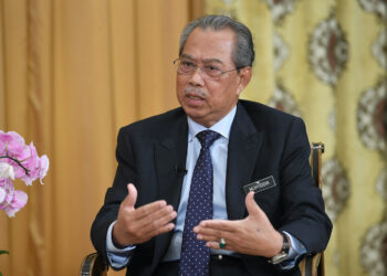 PUTRAJAYA, April 25 -- Prime Minister Tan Sri Muhyiddin Yassin during special interview at his office at Perdana Putra today. 
--fotoBERNAMA (2020) COPY RIGHTS RESERVED