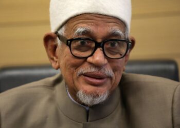 President of the Pan-Malaysian Islamic Party Abdul Hadi Awang speaks during an interview with Reuters, in Kuala Lumpur, Malaysia August 12, 2020. REUTERS/Lim Huey Teng