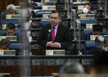 KUALA LUMPUR, 11 April -- Ahli Parlimen Seremban Anthony Loke Siew Fook pada Mesyuarat Khas Penggal Kelima Majlis Parlimen Ke-14 di Bangunan Parlimen hari ini.

--fotoBERNAMA (2022) HAK CIPTA TERPELIHARA