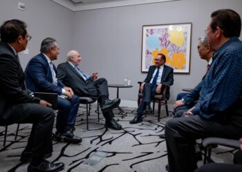 YAB Perdana Menteri, Dato’ Seri Anwar Ibrahim mengadakan pertemuan dengan Ahli Ekonomi Terkenal Profesor Joseph Stiglitz di New York, Amerika Syarikat pada 21 September 2023. - AFIQ HAMBALI/Pejabat Perdana Menteri

NO SALES; NO ARCHIVE; RESTRICTED TO EDITORIAL USE ONLY. NOTE TO EDITORS: This photos may only be used for editorial reporting purposes for the contemporaneous illustration of events, things or the people in the image or facts mentioned in the caption. Reuse of the pictures may require further p