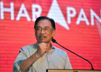 KUCHING, 28 Julai -- Reaksi Ketua Umum Pakatan Harapan (PH) Datuk Seri Anwar Ibrahim ketika menyampaikan ucapan pada Majlis Makan Malam 'Harapan Sarawak Baru' malam ini. -- fotoBERNAMA (2019) HAK CIPTA TERPELIHARA 