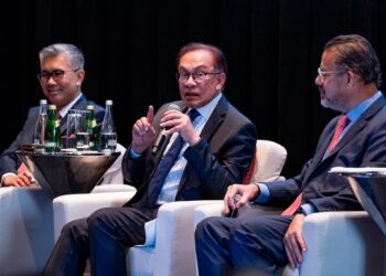 YAB Perdana Menteri, Dato’ Seri Anwar Ibrahim hadir pada Majlis Dialog Invest Malaysia di New York, Amerika Syarikat pada 21 September 2023. - AFIQ HAMBALI/Pejabat Perdana Menteri

NO SALES; NO ARCHIVE; RESTRICTED TO EDITORIAL USE ONLY. NOTE TO EDITORS: This photos may only be used for editorial reporting purposes for the contemporaneous illustration of events, things or the people in the image or facts mentioned in the caption. Reuse of the pictures may require further permission. MANDATORY CREDIT - AFIQ