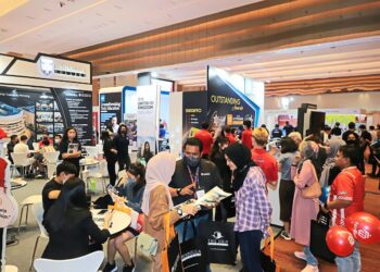 Visitors checking out the various exhibitors at the Star Education Fair 2022, held at Setia SPICE Convention Centre, in Bayan Lepas, Penang.

( December 10, 2022 )

— LIM BENG TATT/The Star.