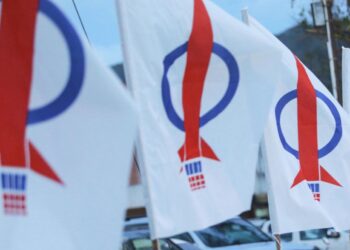 DAP flag displayed inconjuction of polling day for Sandakan by election in Sabah.  ZULAZHAR SHEBLEE / THE STAR