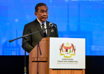 KUALA LUMPUR, 25 Mac -- Menteri Tenaga dan Sumber Asli Datuk Seri Takiyuddin Hassan berucap pada Majlis Apresiasi Anugerah Tenaga Kebangsaan (NEA) 2021 malam ini.
--fotoBERNAMA (2022) HAK CIPTA TERPELIHARA