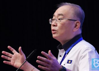 KUALA LUMPUR, 7 Mac -- Presiden MCA Datuk Seri Dr Wee Ka Siong menyampaikan ucapan pada perasmian Perhimpunan Agung MCA ke-67 di Wisma MCA hari ini.
--fotoBERNAMA (2021) HAK CIPTA TERPELIHARA

KUALA LUMPUR, March 7 -- MCA president Datuk Seri Dr Wee Ka Siong delivering his speech during the 67th MCA general assembly at Wisma MCA today.
--fotoBERNAMA (2021) COPYRIGHTS RESERVED