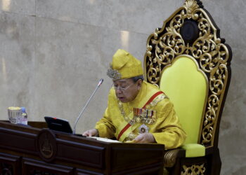 SHAH ALAM, 13 Mac -- Sultan Selangor, Sultan Sharafuddin Idris Shah berkenan menyampaikan Titah Diraja sempena Istiadat Pembukaan Mesyuarat Pertama Persidangan Penggal Keenam Dewan Undangan Negeri (DUN) Selangor Yang Keempat Belas Tahun 2023 di Bangunan Dewan Negeri Selangor, hari ini. 

-- fotoBERNAMA (2023) HAK CIPTA TERPELIHARA