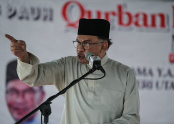 PERMATANG PAUH, 30 Jun -- Perdana Menteri Datuk Seri Anwar Ibrahim menyampaikan ucapan perasmian pada program Korban Perdana Madani 1444H di kawasan perniagaan Arowana Permatang Pauh hari ini.

--fotoBERNAMA (2023) HAK CIPTA TERPELIHARA