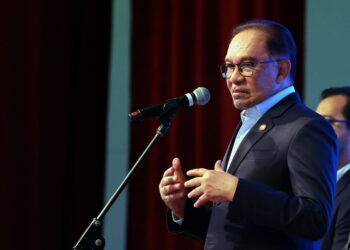 PUTRAJAYA, 5 Feb -- Perdana Menteri Datuk Seri Anwar Ibrahim menyampaikan ucapan pada Majlis Perjumpaan Perdana Menteri bersama warga kerja Jabatan Perdana Menteri (JPM) Bagi Bulan Februari 2024 di Dewan Sri Endon Puspanitapuri hari ini.

--fotoBERNAMA (2024) HAK CIPTA TERPELIHARA
