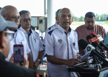 TUMPAT, 6 Jun --  Menteri Perdagangan Dalam Negeri dan Kos Sara Hidup Datuk Armizan Mohd Ali bercakap pada sidang media selepas meninjau sempadan Malaysia-Thailand hari ini.

-- fotoBERNAMA (2024) HAK CIPTA TERELIHARA