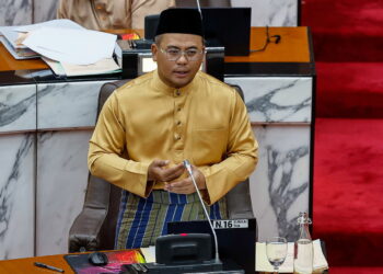 SHAH ALAM, 21 Feb -- Menteri Besar Selangor Datuk Seri Amirudin Shari ketika sesi soalan lisan pada Mesyuarat Pertama Persidangan Penggal Ketiga Dewan Undangan Negeri (DUN) Selangor ke-15 di Bangunan Dewan Negeri Selangor hari ini.

-- fotoBERNAMA (2025) HAK CIPTA TERPELIHARA