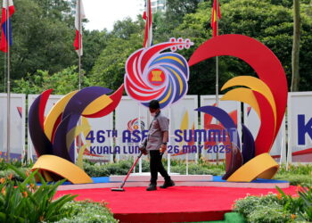 KUALA LUMPUR, May 25 -- Preparations are in full swing ahead of the 46th ASEAN Summit, set to take place at the Kuala Lumpur Convention Centre today.

Scheduled for May 26 and 27, the summit will bring together leaders from all 10 member states to discuss regional issues, strengthen economic cooperation, and reaffirm commitments to inclusivity and sustainability.

-- fotoBERNAMA (2025) COPYRIGHT RESERVED