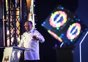 MELAKA, 12 Jun  Perdana Menteri, Datuk Seri Anwar Ibrahim semasa menyampaikan ucapan pada sambutan Hari Pendidikan dan Latihan Teknikal dan Vokasional (TVET) Negara 2025 di Pusat Dagangan Antarabangsa Melaka (MITC), Ayer Keroh hari ini.

 fotoBERNAMA (2025) HAK CIPTA TERPELIHARA