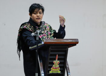 SHAH ALAM, 18 Sept -- Menteri di Jabatan Perdana Menteri (Undang-undang dan Reformasi Institusi) Datuk Seri Azalina Othman Said menyampaikan ucapan pada Program Sesi Townhall Anti Buli Peringkat Buli Peringkat Negeri Selangor di Dewan Jubli Perak, Bangunan Sultan Salahuddin Abdul Aziz Shah hari ini.

-- fotoBERNAMA (2025) HAK CIPTA TERPELIHARA