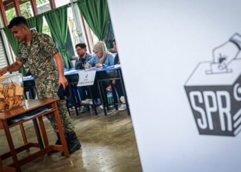 KOTA KINABALU, 25 Nov -- Anggota tentera mengundi awal bagi Pilihan Raya Negeri (PRN) Sabah ke-17 di Sekolah Agama Kem Lok Kawi hari ini.

Suruhanjaya Pilihan Raya (SPR) menetapkan 29 Nov ini sebagai hari pengundian.

--fotoBERNAMA (2025) HAK CIPTA TERPELIHARA