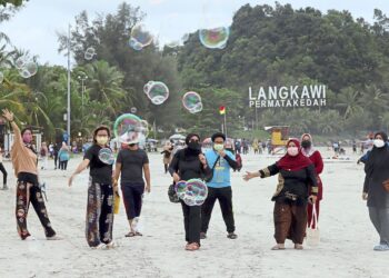 (file pic) Langkawi international tourism travel bubble opens to all countries ( Nov 13, 2021 ). — LIM BENG TATT /The Star