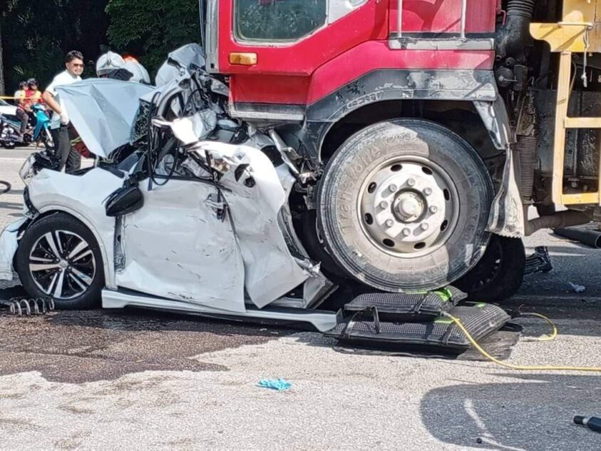 Lorry Kills One Injured Four Others In Accident Along Persiaran Golf