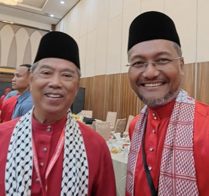 Muhyiddin’s ex-aide challenges DAP to appoint non-Chinese sec-gen in ...