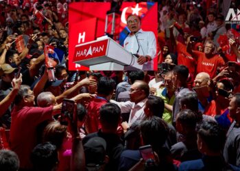 YAB Perdana Menteri juga Pengerusi Pakatan Harapan, Dato' Seri Anwar Ibrahim semasa penamaan calon Pakatan Harapan PRN Johor di Bukit Gambir, Tangkak, Johor. 22 Jun 2026. AFIQ HAMBALI/Pejabat Perdana Menteri.

NO SALES; NO ARCHIVE; RESTRICTED TO EDITORIAL USE ONLY. NOTE TO EDITORS: This handout photos may only be used for editorial reporting purposes for the contemporaneous illustration of events, things or the people in the image or facts mentioned in the caption. Reuse of the pictures may require further