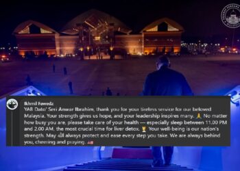 YAB Perdana Menteri, Dato' Seri Anwar Ibrahim tiba di Kompleks Bunga Raya, KLIA, selepas lawatan kerja di Rom, Paris, dan Rio. 8 Julai 2025. AFIQ HAMBALI/Pejabat Perdana Menteri.

NO SALES; NO ARCHIVE; RESTRICTED TO EDITORIAL USE ONLY. NOTE TO EDITORS: This handout photos may only be used for editorial reporting purposes for the contemporaneous illustration of events, things or the people in the image or facts mentioned in the caption. Reuse of the pictures may require further permission. MANDATORY CREDIT -
