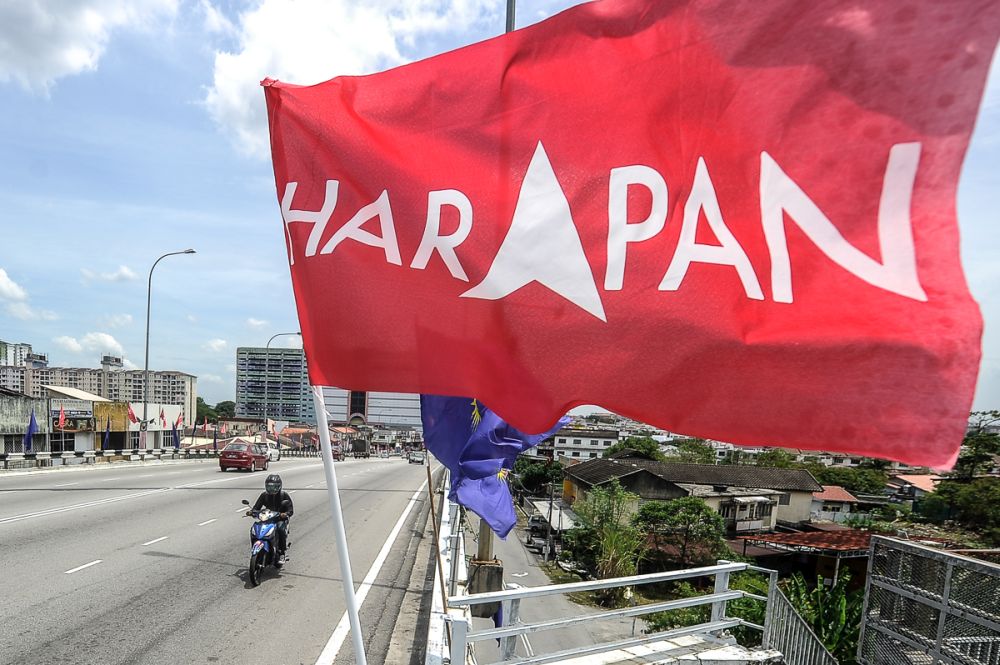 [Image: Pakatan-flag-Malay-Mail.jpg]