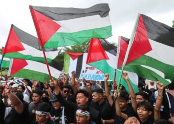 BACHOK, 29 Okt -- Para pelajar Universiti Malaysia Kelantan berkumpul secara aman bagi menyatakan solidariti terhadap rakyat Palestin sempena program solidariti Universiti Malaysia Kelantan untuk Palestin di Teniat UMK Kampus Bachok di sini.

--fotoBERNAMA (2023) HAK CIPTA TERPELIHARA