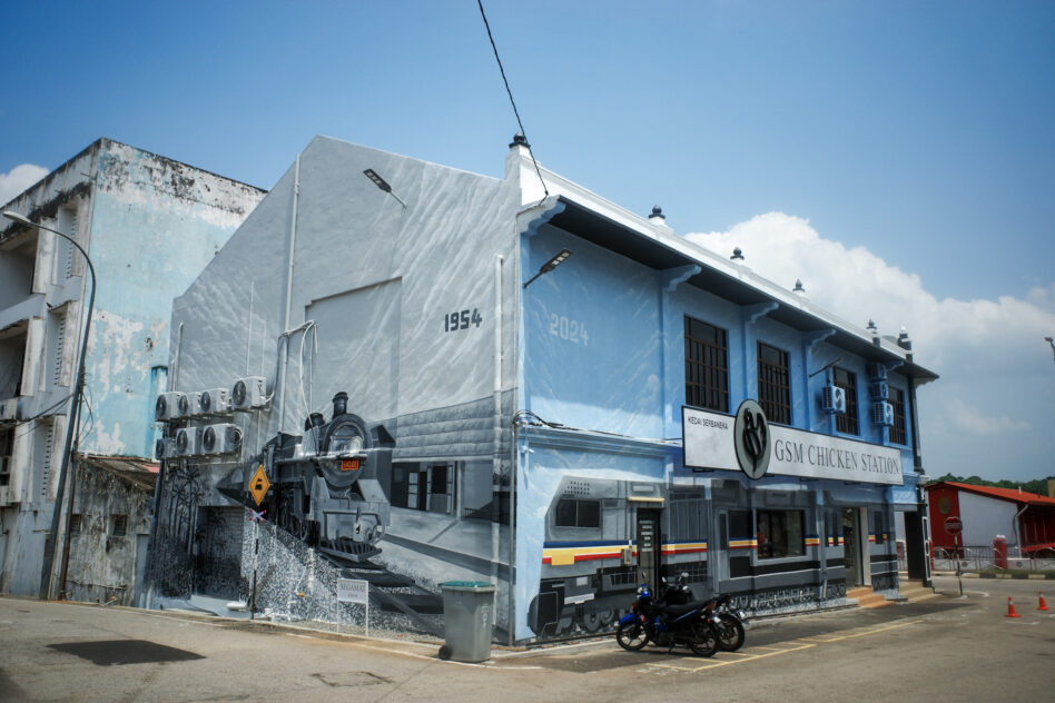 Segamat Train Segamat train mural sets the record for the largest train wall mural in ...