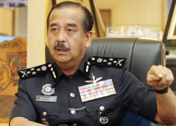 Deputy Inspector-General of Police Datuk Razarudin Husain during the interview in Bukit Aman, Kuala Lumpur.  MUHAMAD SHAHRIL ROSLI/The Star