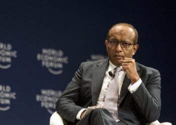 Shahril Shamsuddin, president and group chief executive officer of SapuraKencana Petroleum Bhd., speaks during the World Economic Forum for Association of Southeast Asian Nations (ASEAN) in Kuala Lumpur, Malaysia, on Wednesday, June 1, 2016. Stability in oil prices is more important than the price level itself, and money can be made even with oil at $40 a barrel, said Shamsuddin. Photographer: Charles Pertwee/Bloomberg