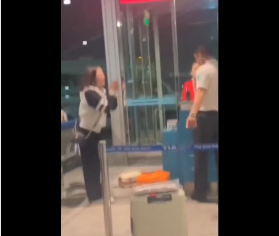 Internet mocks child-lady at airport for throwing tantrums like a child