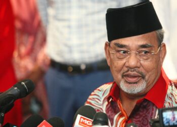 Press conference by Datuk Seri Tajuddin Abdul Rahman at Eastin Hotel on June 27.—AZMAN GHANI/The Star.
