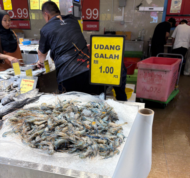 RM1 for a giant fresh water prawn; good deal or nothing special?