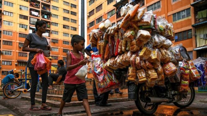 Super Poor “Malays are poor, Indians are dirt poor but MIC leaders are super rich ...