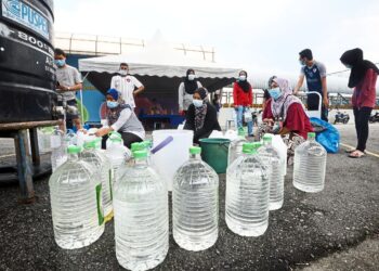 Frequent discharge of chemical waste into the rivers in Selangor has caused multiple water cuts this year, prompting a backlash among public who demand that factories be sited sufficient distances away from water bodies and settlements.
