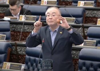 KUALA LUMPUR, 14 Sept  Menteri Pengangkutan merangkap Ahli Parlimen Ayer Hitam Datuk Seri Dr Wee Ka Siong ketika hadir pada Mesyuarat Penggal Keempat, Parlimen ke-14 di Bangunan Parlimen hari ini.
--fotoBERNAMA (2021) HAK CIPTA TERPELIHARA
