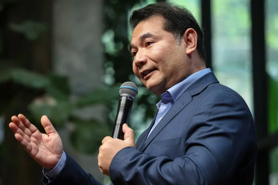 Pakistan Rafi Rngsz Battle of wits between Rafizi and PKR continues