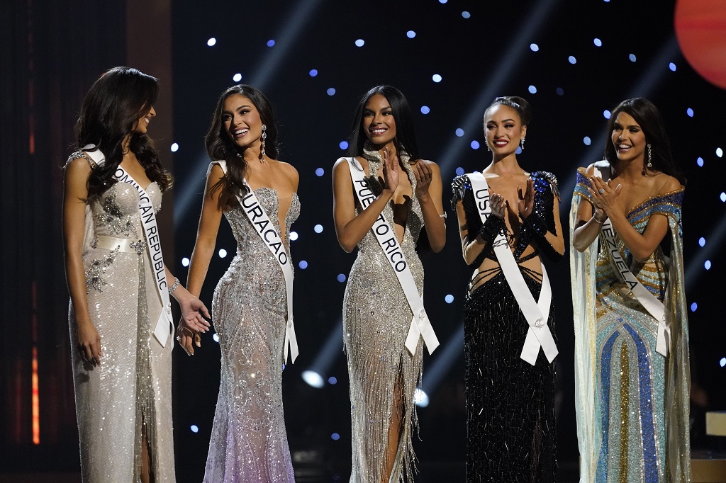 “Does ‘Miss Universe’ pageant objectify women?”