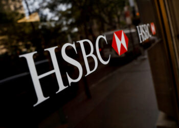 FILE PHOTO: HSBC logos are seen on a branch bank in the financial district in New York, U.S., August 7, 2019. REUTERS/Brendan McDermid/File Photo