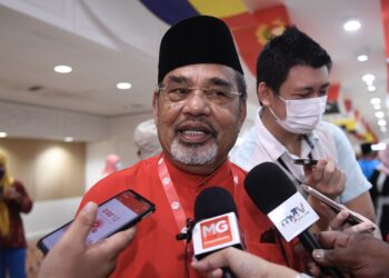 KUALA LUMPUR, 15 Mei -- Ahli Majlis Kerja Tertinggi (MKT) UMNO Datuk Seri Tajuddin Abdul Rahman tiba pada Perhimpunan Agung Khas UMNO dan Sambutan Hari UMNO ke-76 di Dewan Merdeka, Pusat Dagangan Dunia Kuala Lumpur (WTCKL) hari ini.???

-- fotoBERNAMA (2022) HAK CIPTA TERPELIHARA