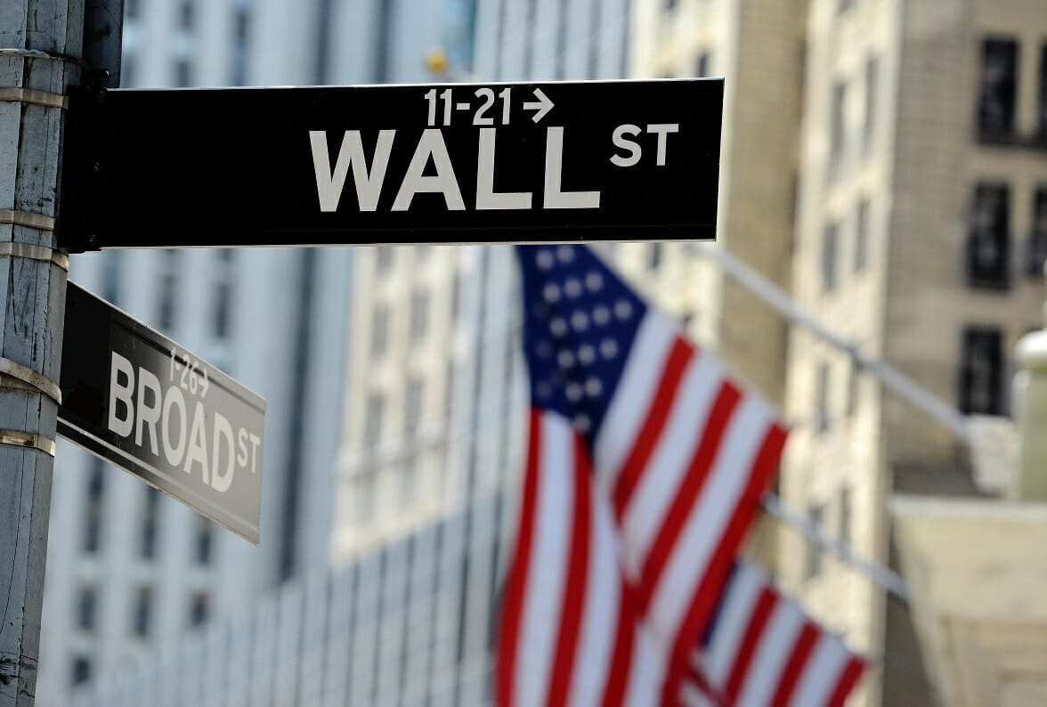 Wall Street inches down for third day as growth concerns weigh on tech - Focus Malaysia